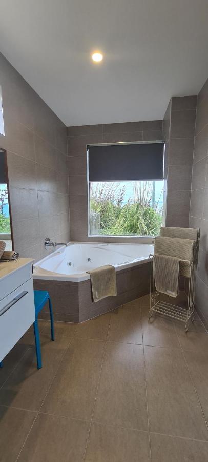 Kaka Point Spa Accommodation - Catlins Bagian luar foto